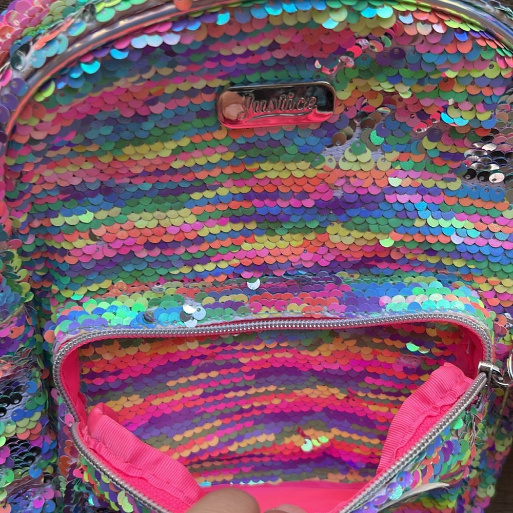 Justice Backpack - Picture 3 of 7